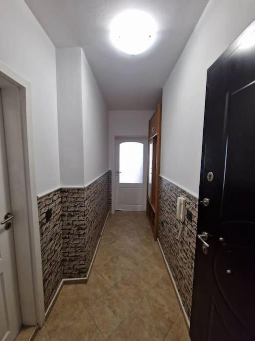 Cozy Central Apartment In Outskirts Of Old Szófia Kültér fotó