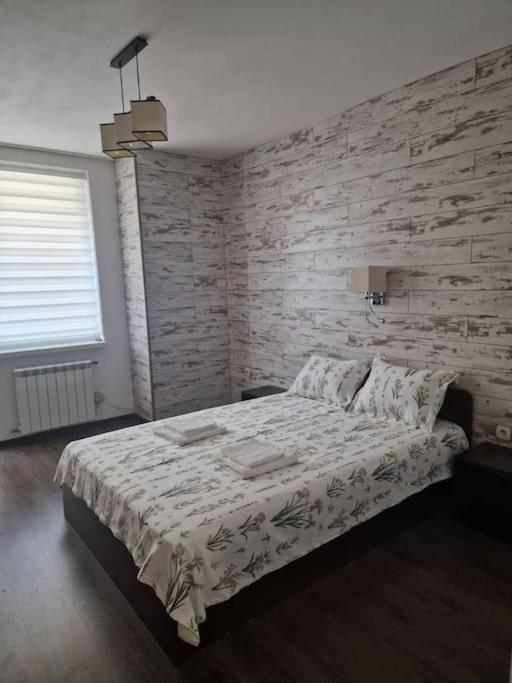 Cozy Central Apartment In Outskirts Of Old Szófia Kültér fotó